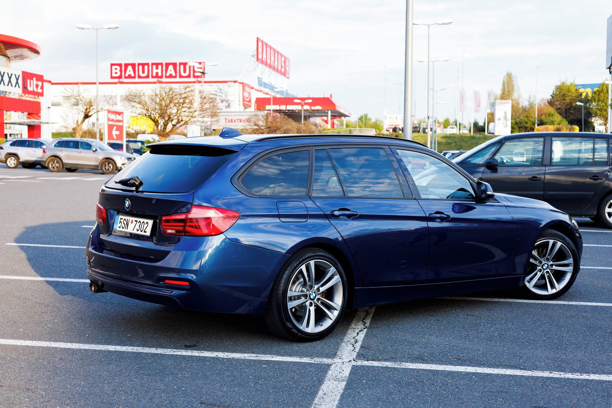 BMW Řada 3, BMW 320d F31 PANORAMA Harman - fotka 6