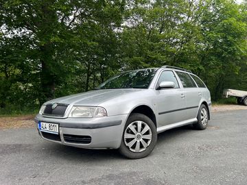 BOHATÁ VYBAVA, 4x4, 2 SADY KOL