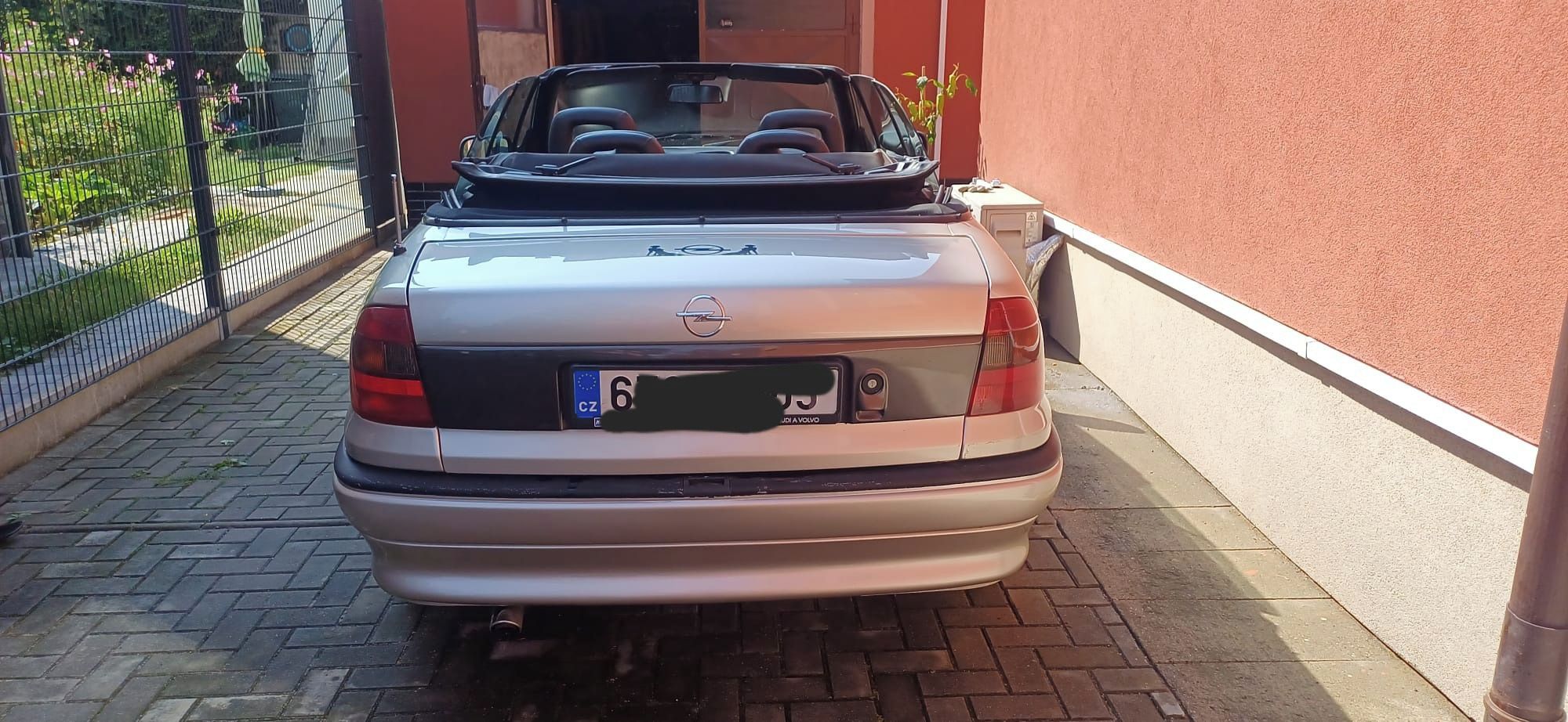 Opel Astra, 1.6i Kabriolet BERTONE - fotka 3