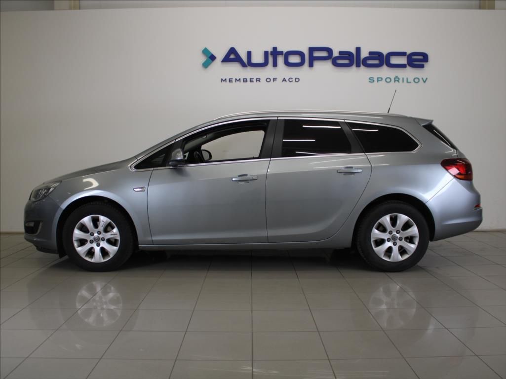 Opel Astra, 1,6 CDTi 81kW Cosmo ČR - fotka 5