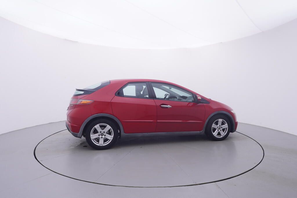 Honda Civic, 1.8 V-TEC 103 kW - fotka 6