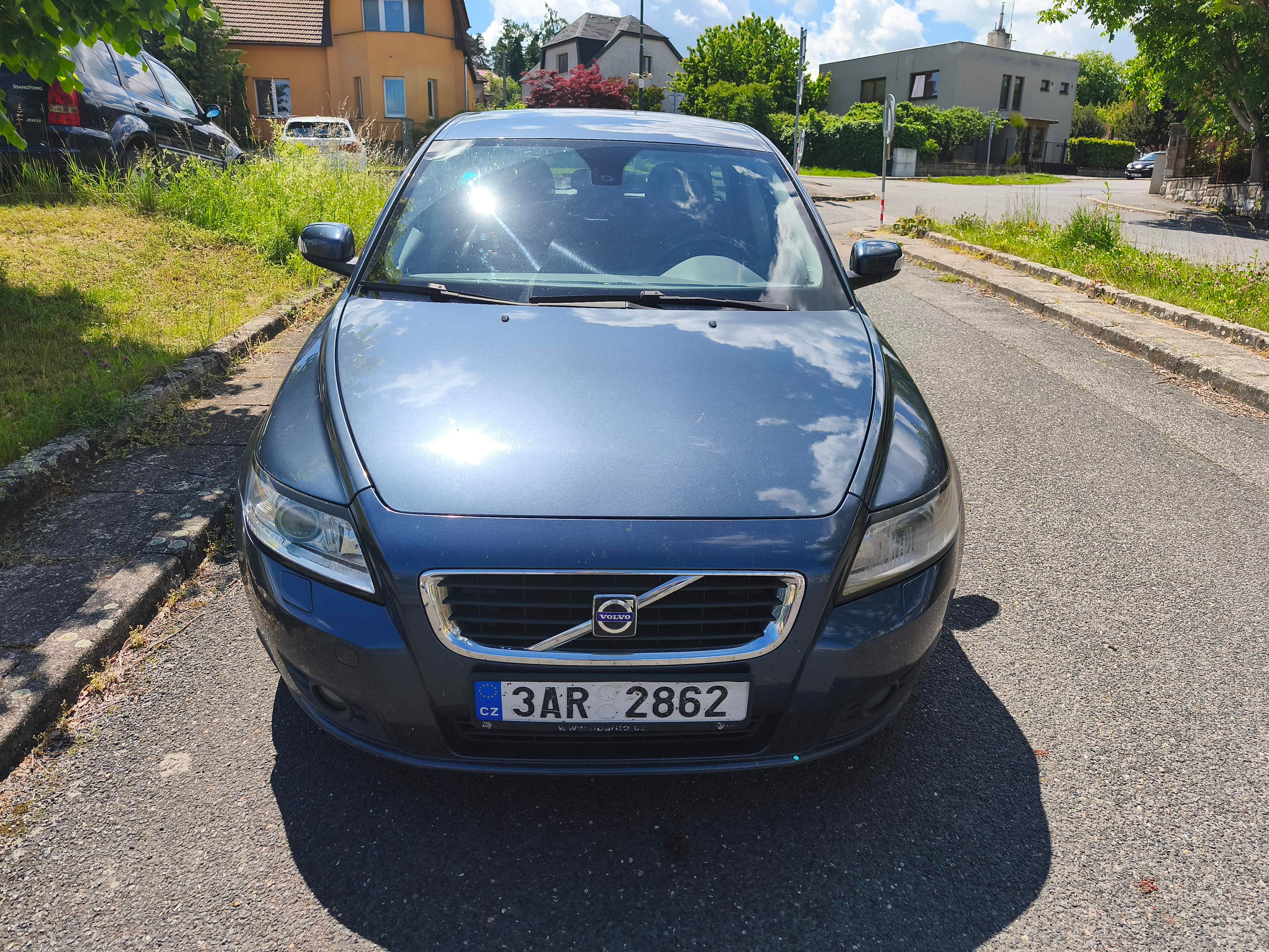 Volvo V50, 2.4 D5 Momentum - fotka 2