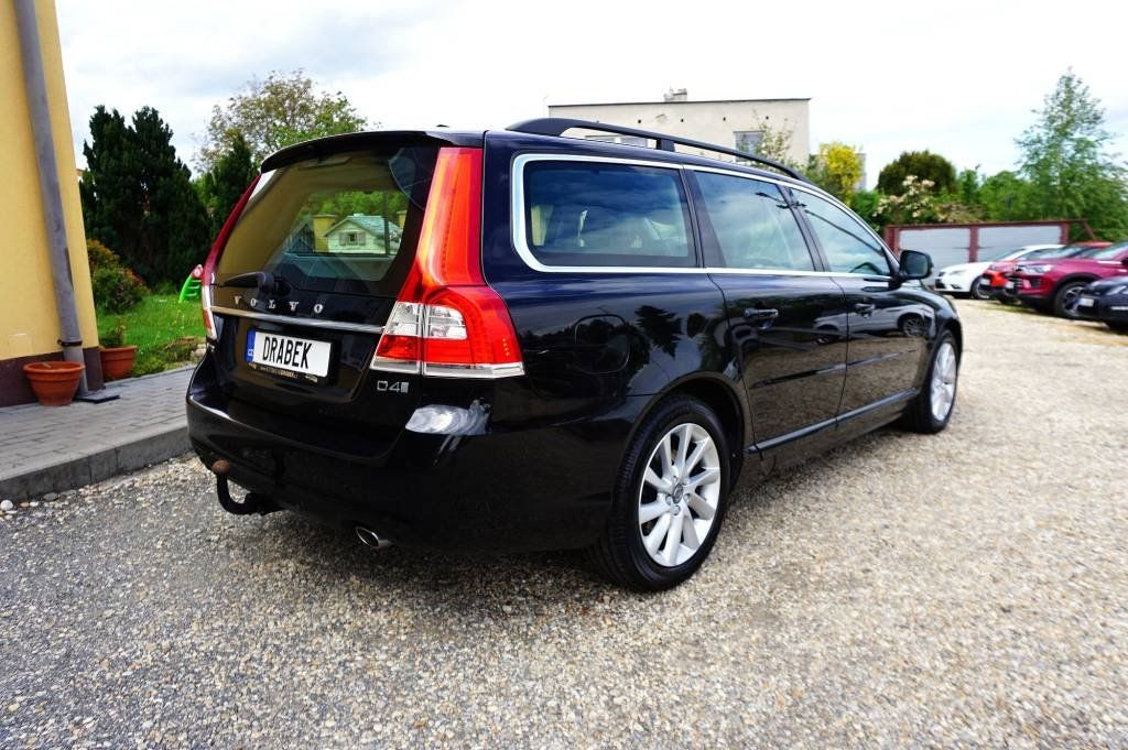 Volvo V70, MOMENTUM 2,0 D4 133 kW - fotka 5