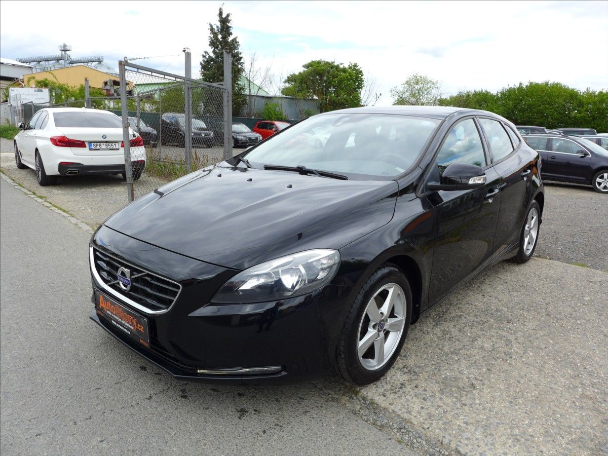 Volvo V40, 1,6 D2  DIGI AC, KAMERA SERVIS - fotka 2
