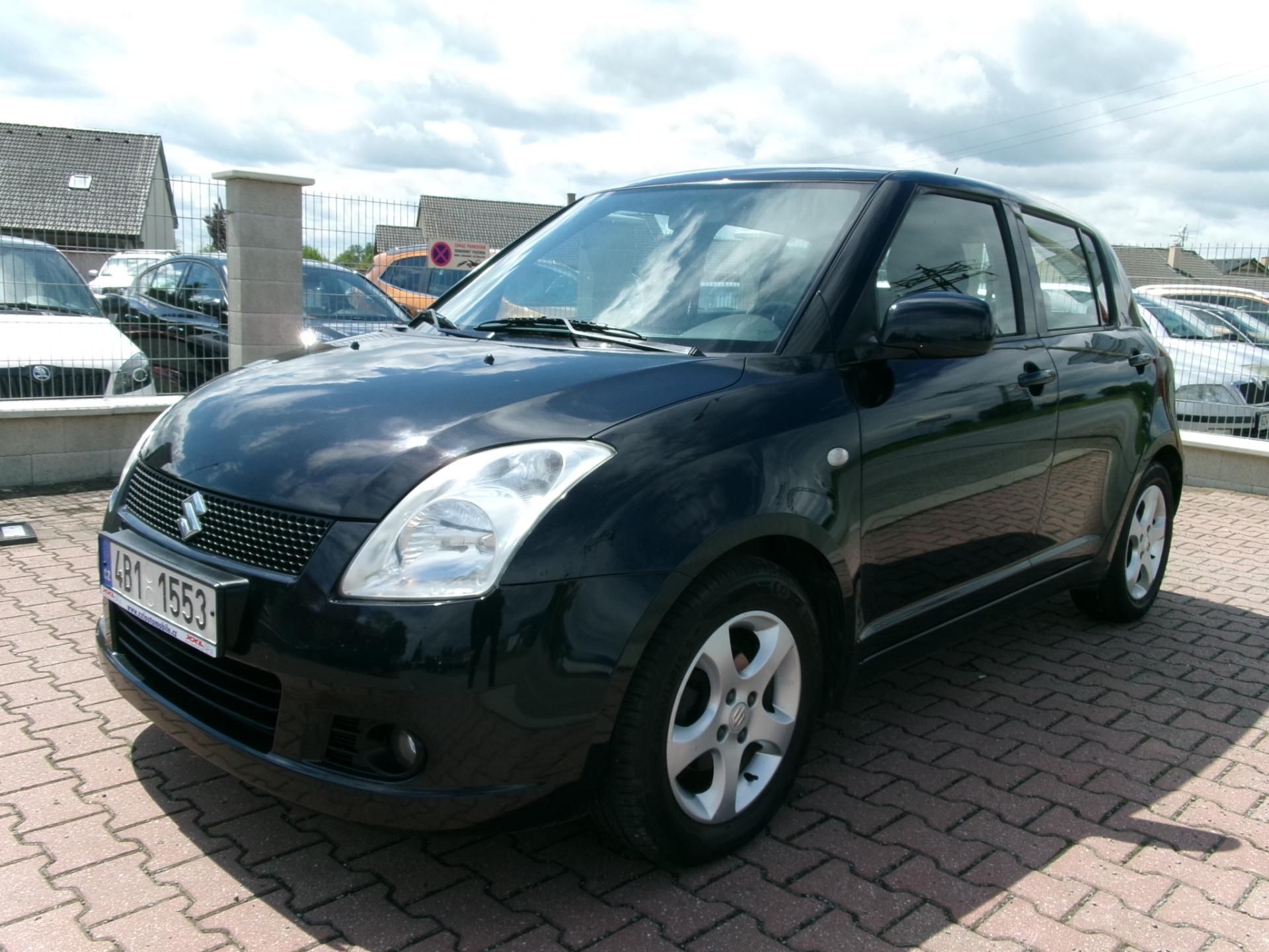 Suzuki Swift, 1,3i KLIMA VÝHŘEV ČR - fotka 2