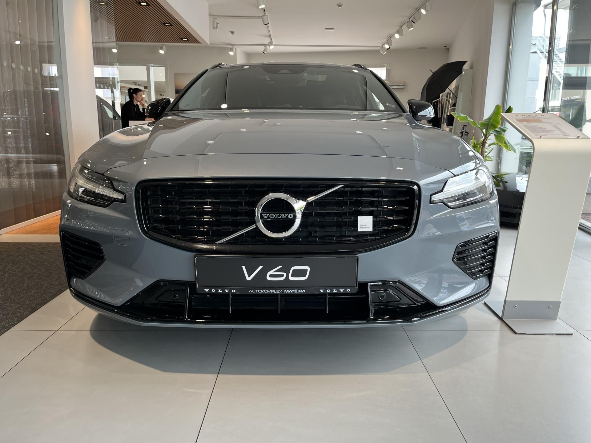 Volvo V60, T8 POLESTAR ENGINEERED - fotka 2