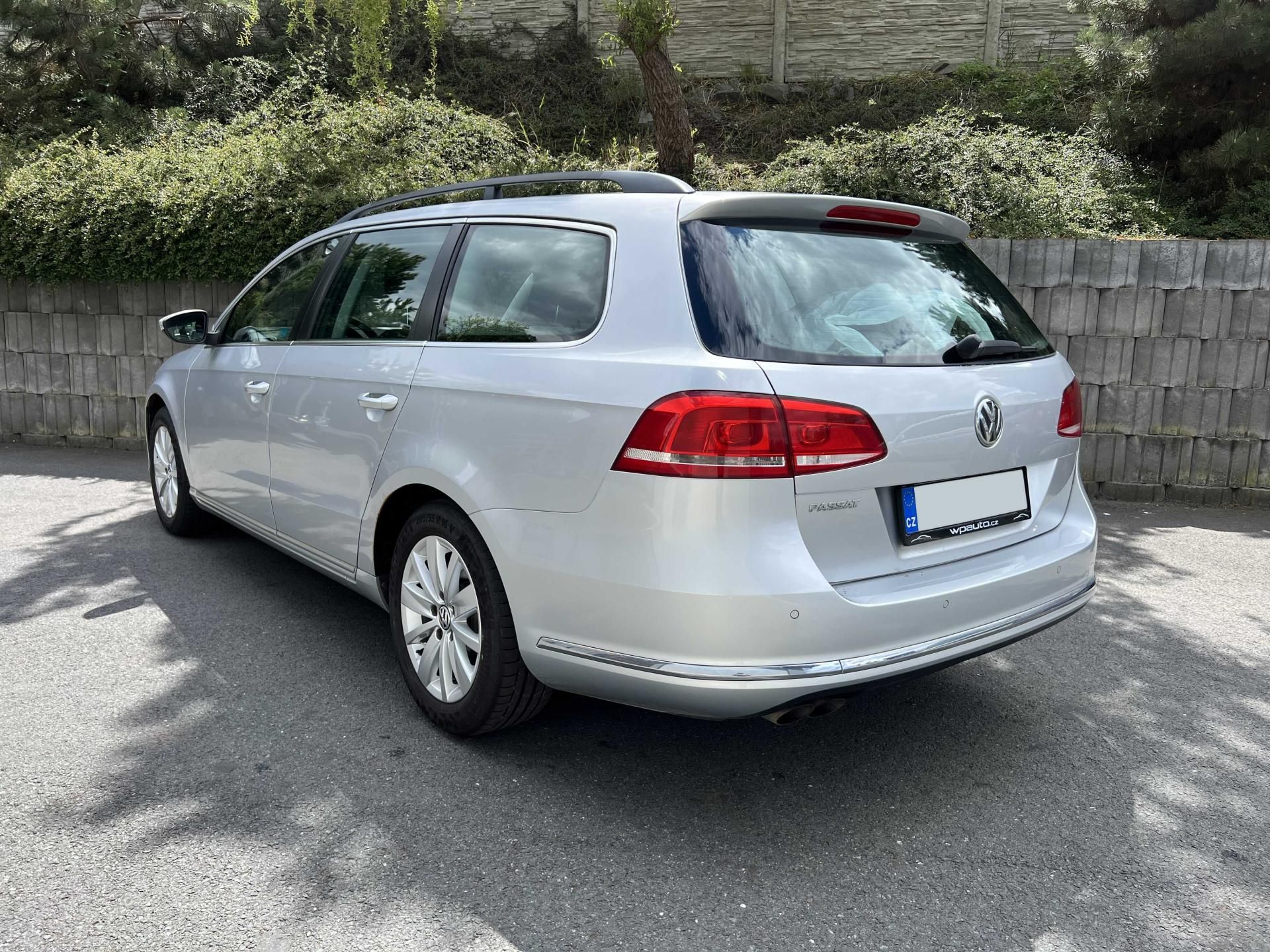 Volkswagen Passat, 2.0 TDi 4MOTION 1.MAJ SERVISKA - fotka 5