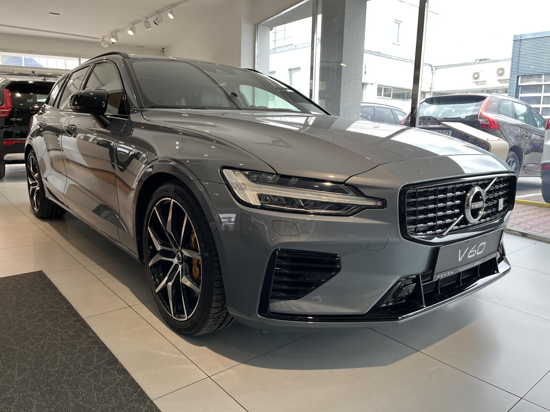 Volvo V60, T8 POLESTAR ENGINEERED - fotka 3