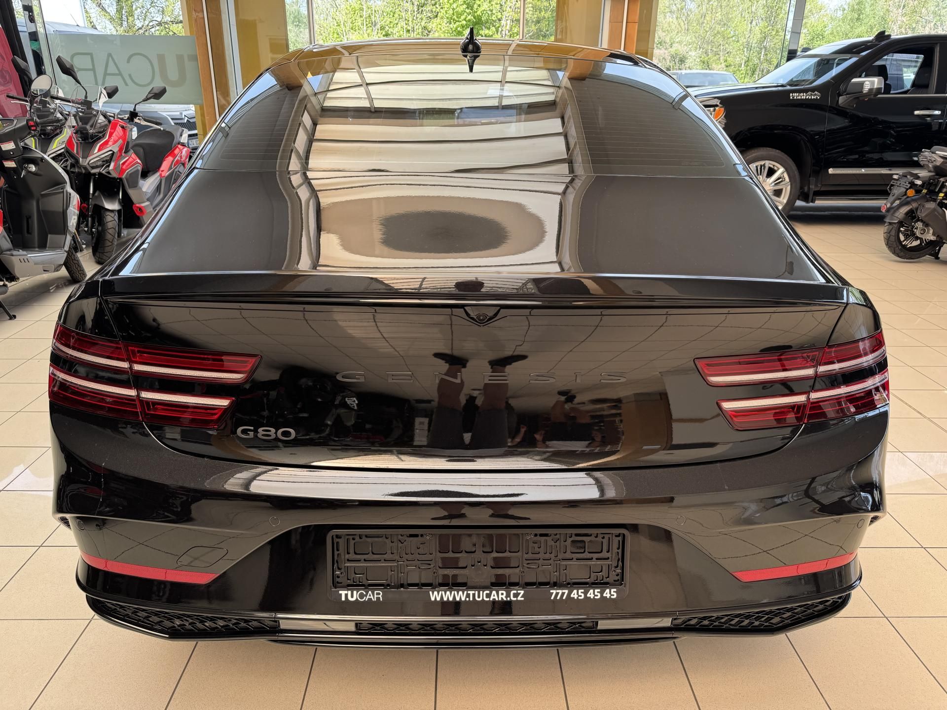 Genesis G80, 3,5 V6 Prestige Black - fotka 4