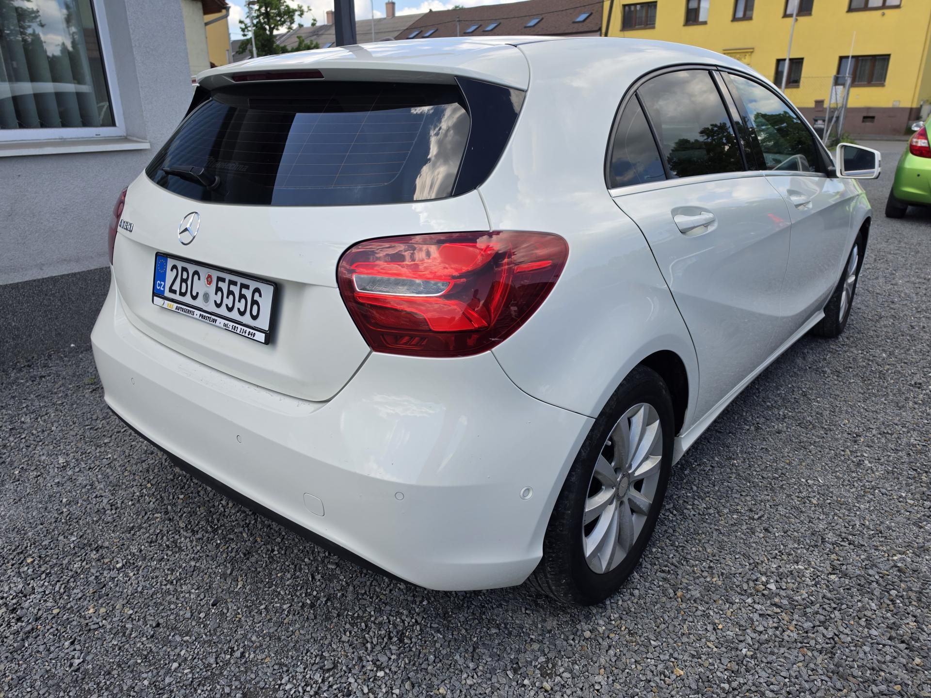 Mercedes-Benz Třídy A, 160i - fotka 4