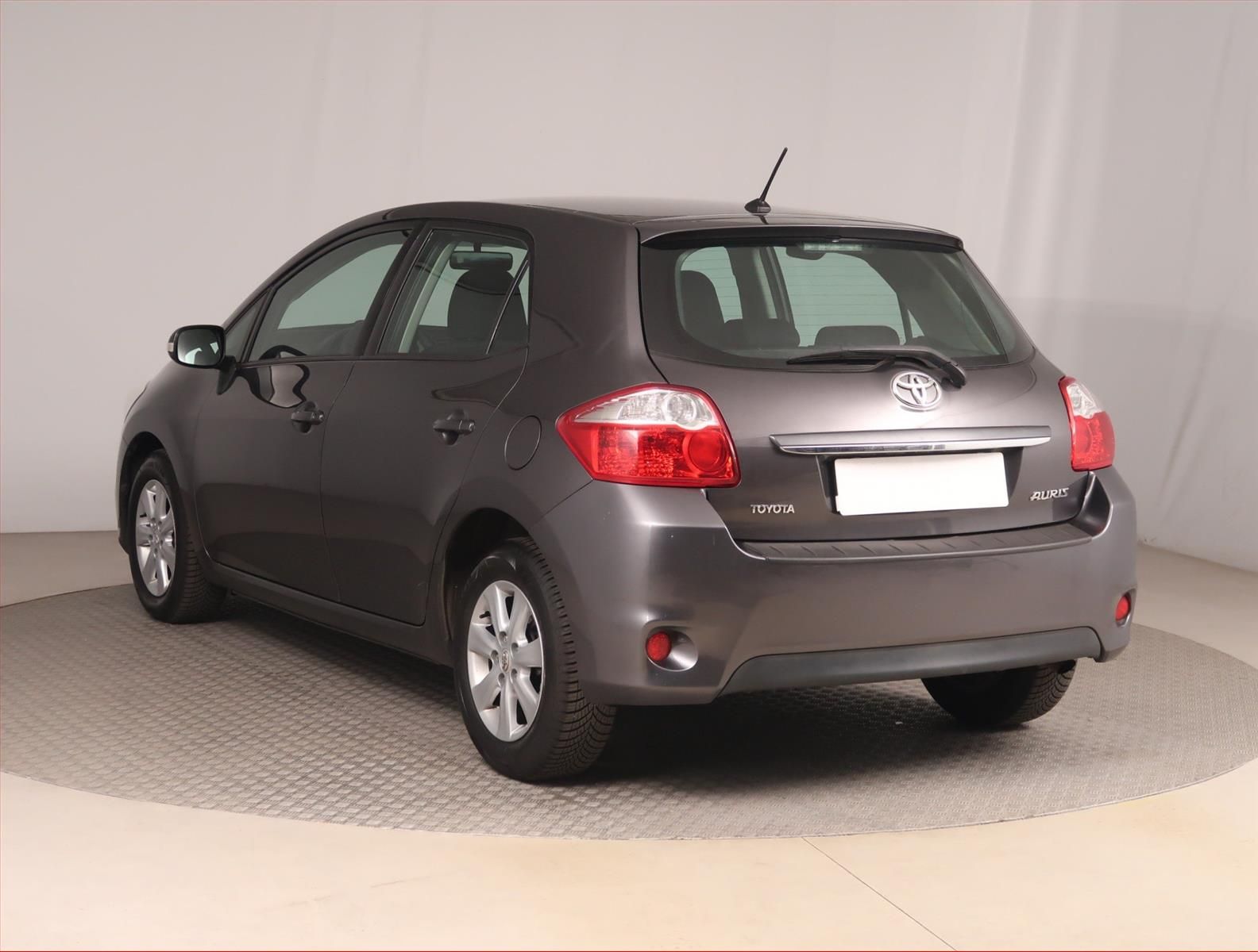 Toyota Auris, 1.3 Dual VVT-i, Serv.kniha - fotka 4