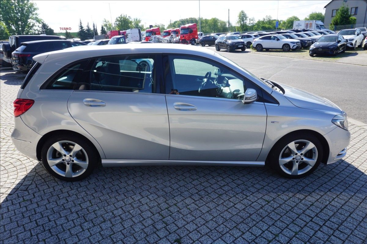 Mercedes-Benz Třídy B, 1,8 B 200d - fotka 4