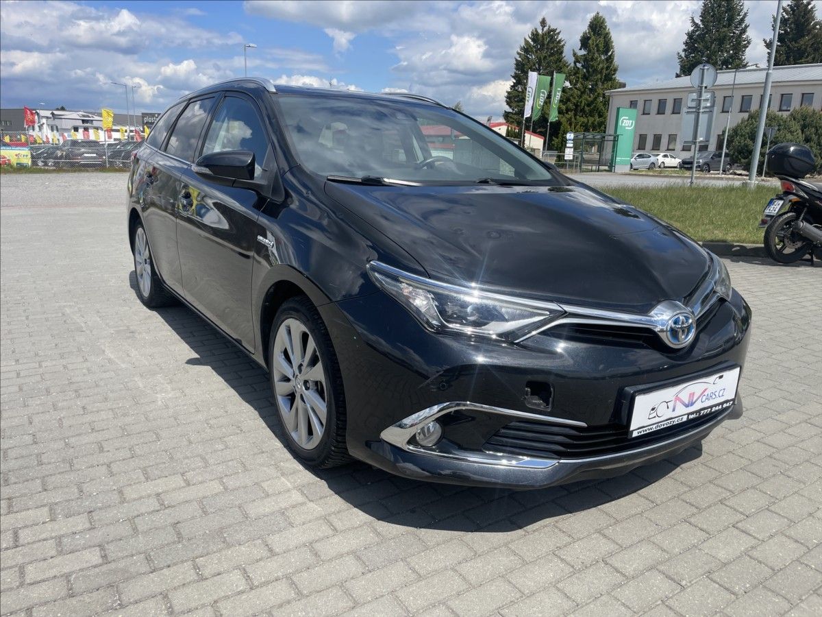 Toyota Auris, 1,8 i 73kw Hybrid e-CVT bez ko - fotka 6