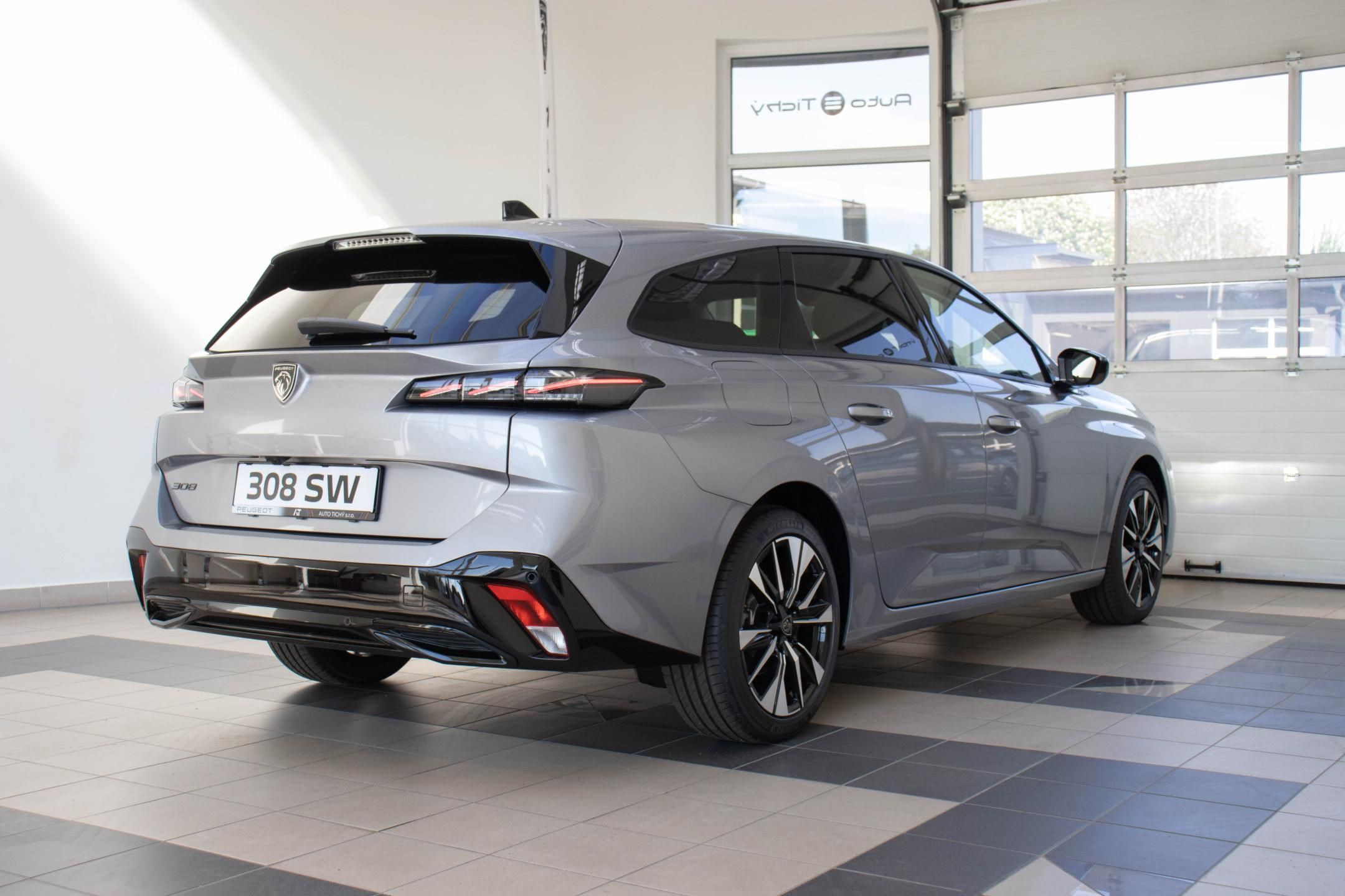 Peugeot 308, SW ALLURE BlueHDi 130 EAT8 - fotka 4