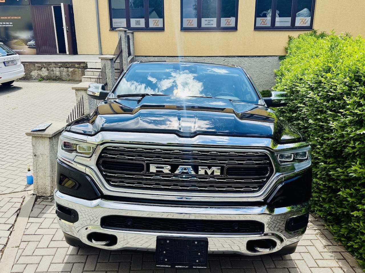 Dodge Ram, 5,7 HEMI LIMITED E-Torque ČR - fotka 2