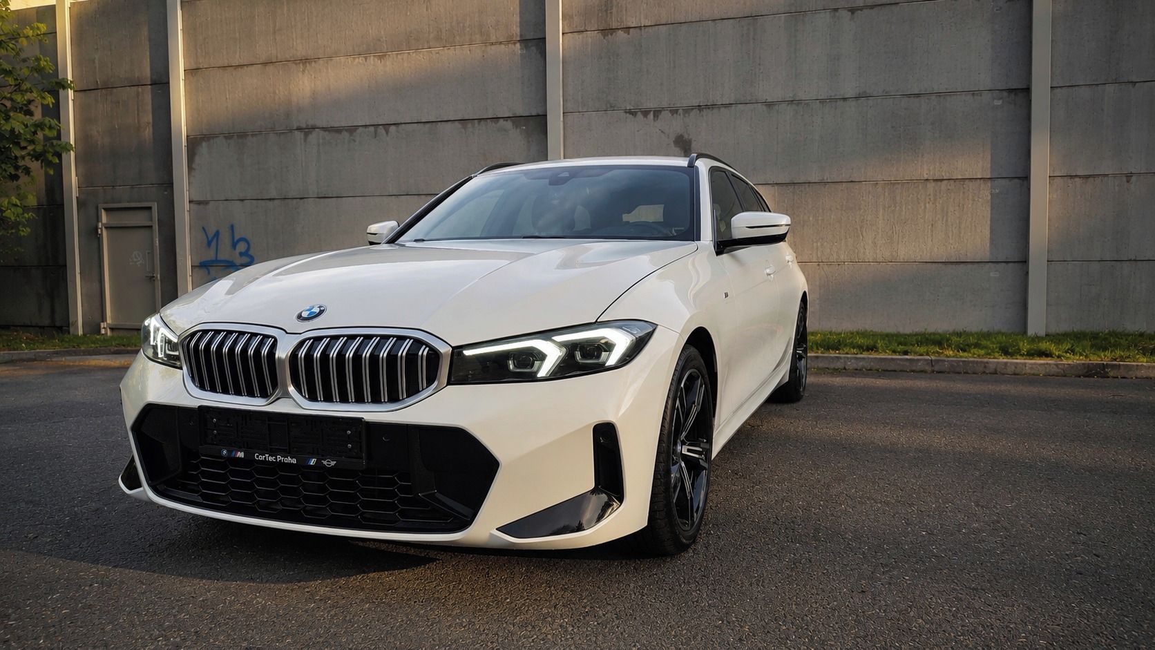 BMW Řada 3, 320d xDrive Touring M Paket - fotka 6