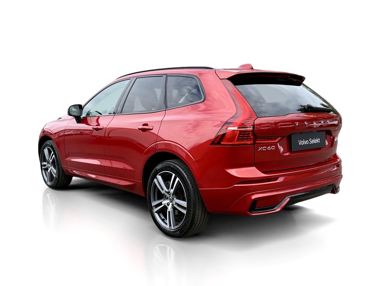 Volvo XC60, B5 AWD (benzín) // PLUS DARK - fotka 3