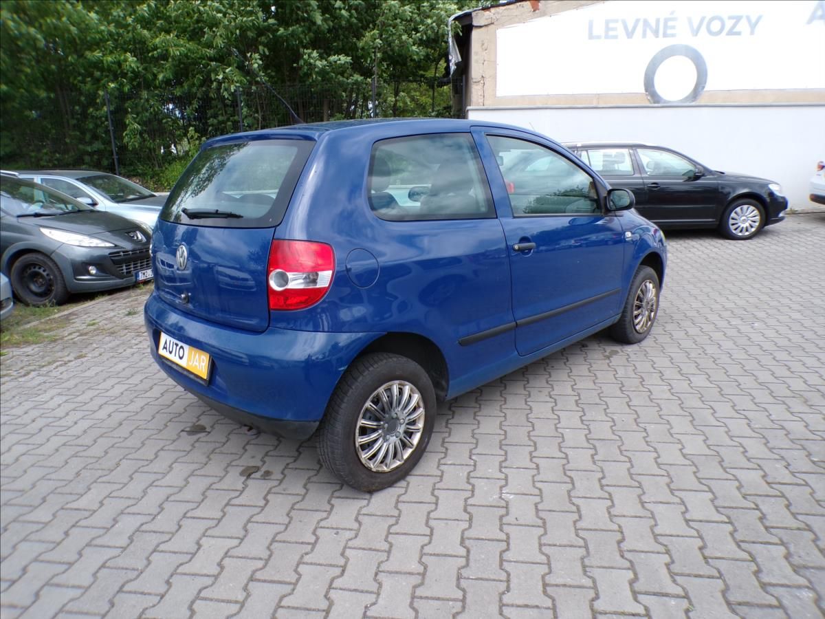 Volkswagen Fox, 1,2 i  KLIMA - fotka 5