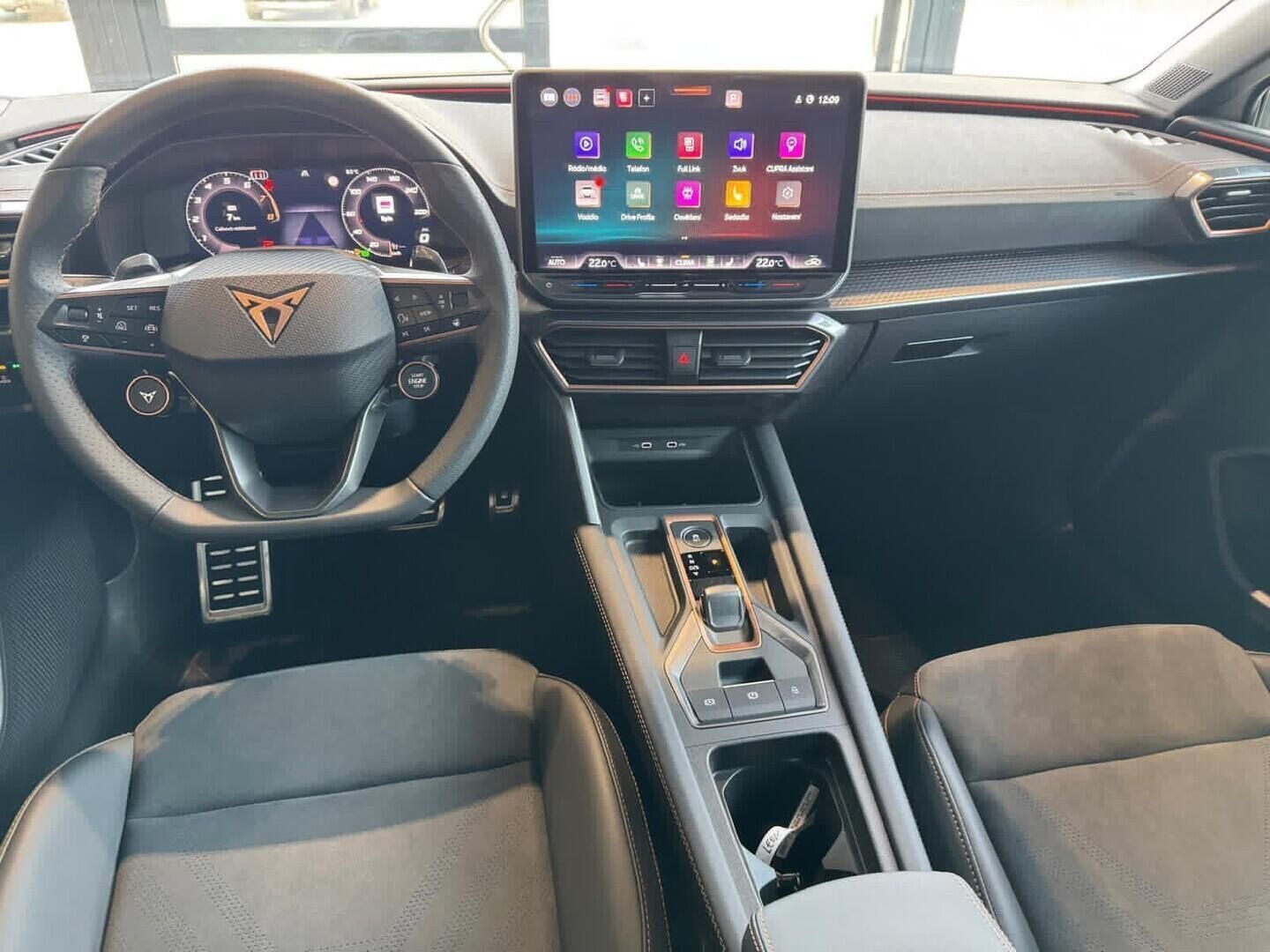 Cupra Leon, SP 2.0 TSI 4WD 150 kW - fotka 6