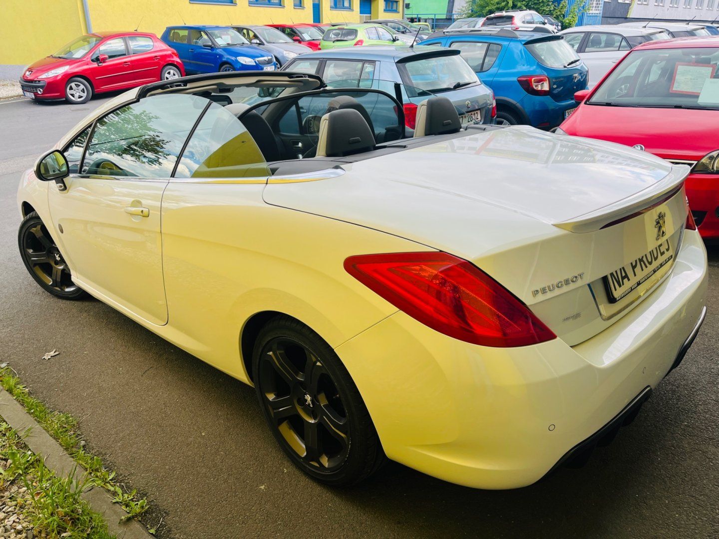Peugeot 308, 1.6 i BENZÍN 115 kW CABRIO - fotka 4
