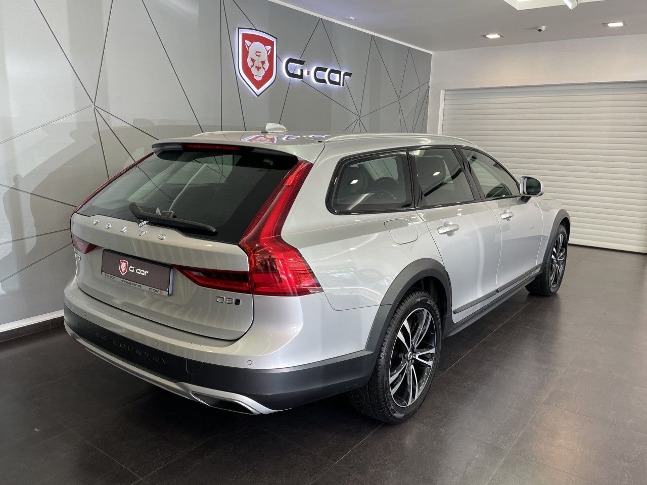 Volvo V90, D5 Cross Country  173 kW AWD - fotka 4