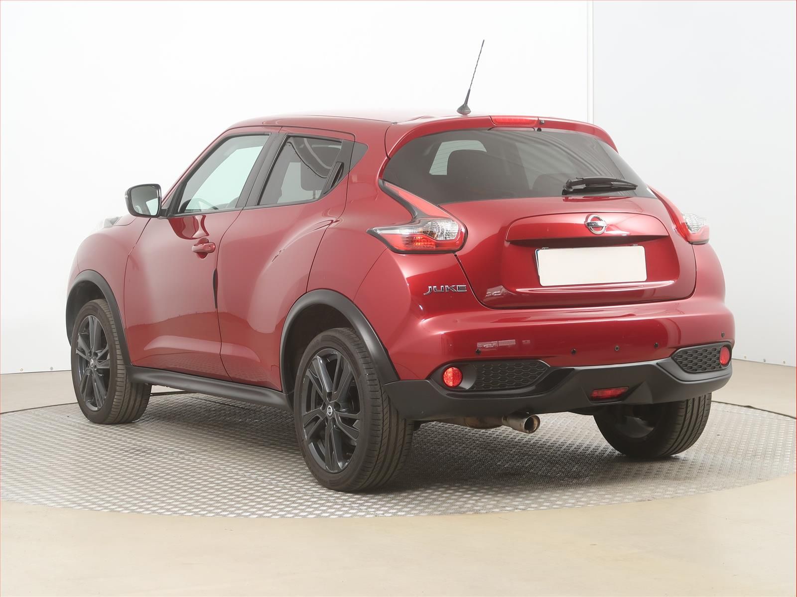 Nissan Juke, 1.6 i, Automat - fotka 4