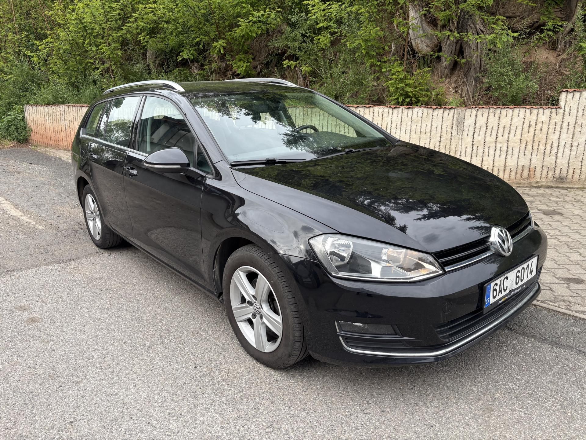Volkswagen Golf, kombi 2,0TDI Bluemotion - fotka 3