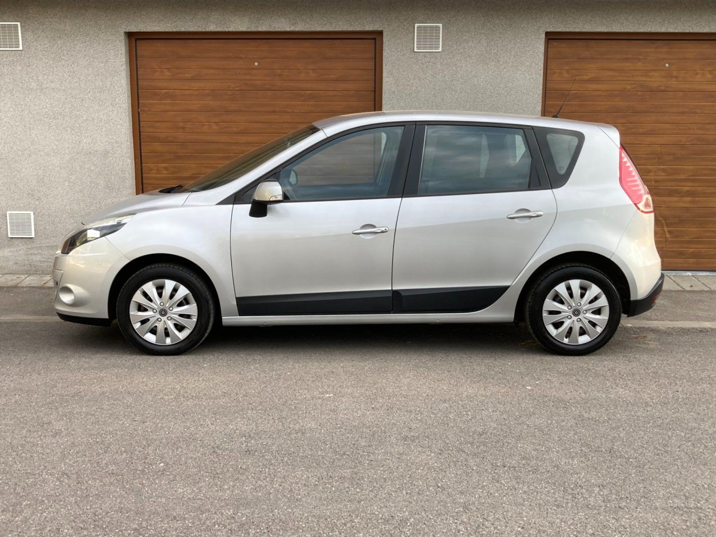 Renault Scénic, 1,6 16V Top stav - fotka 6
