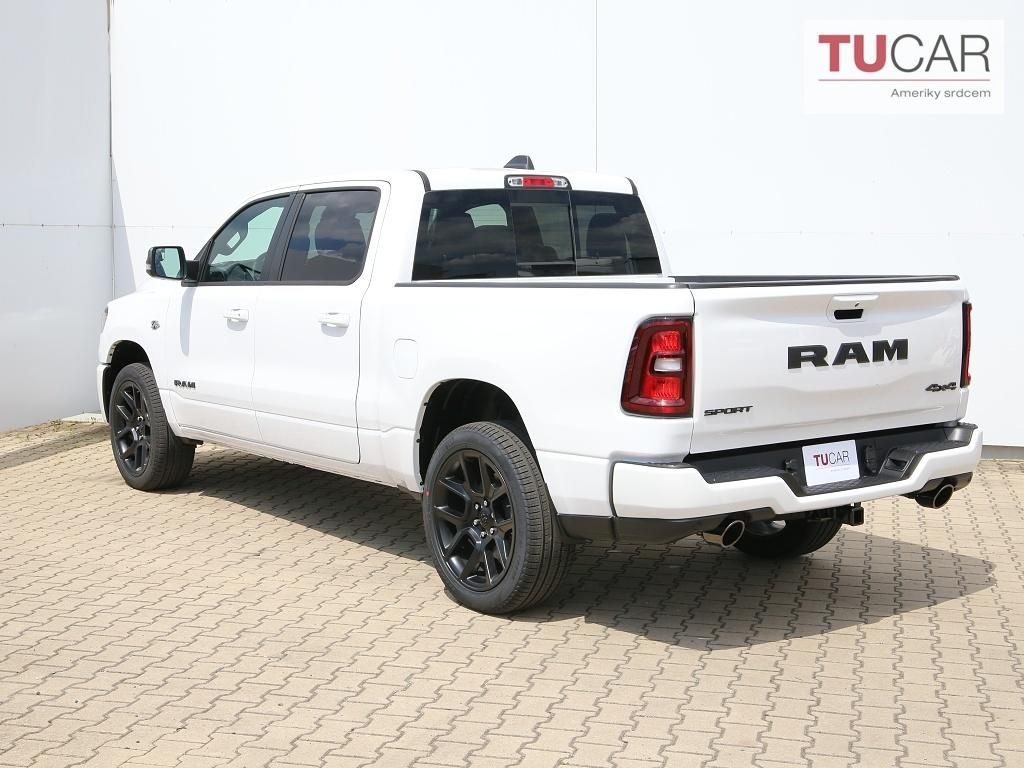 RAM 1500, Laramie 5.7V8 HEMI 2026 - fotka 4