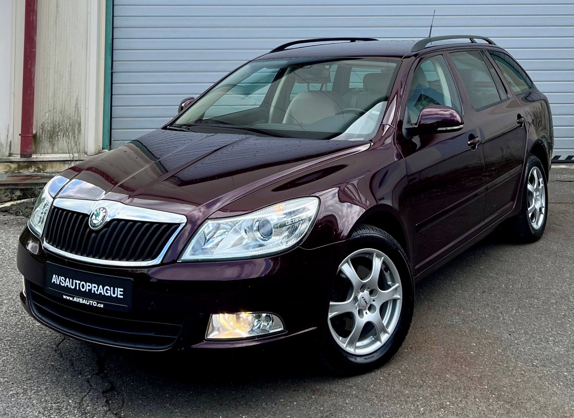 Škoda Octavia, 2.0 TDI Elegance  ZACHOVALÁ - fotka 3