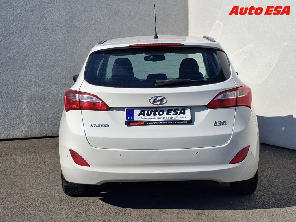 Hyundai i30, 1.6 GDi,AC,tempo - fotka 5