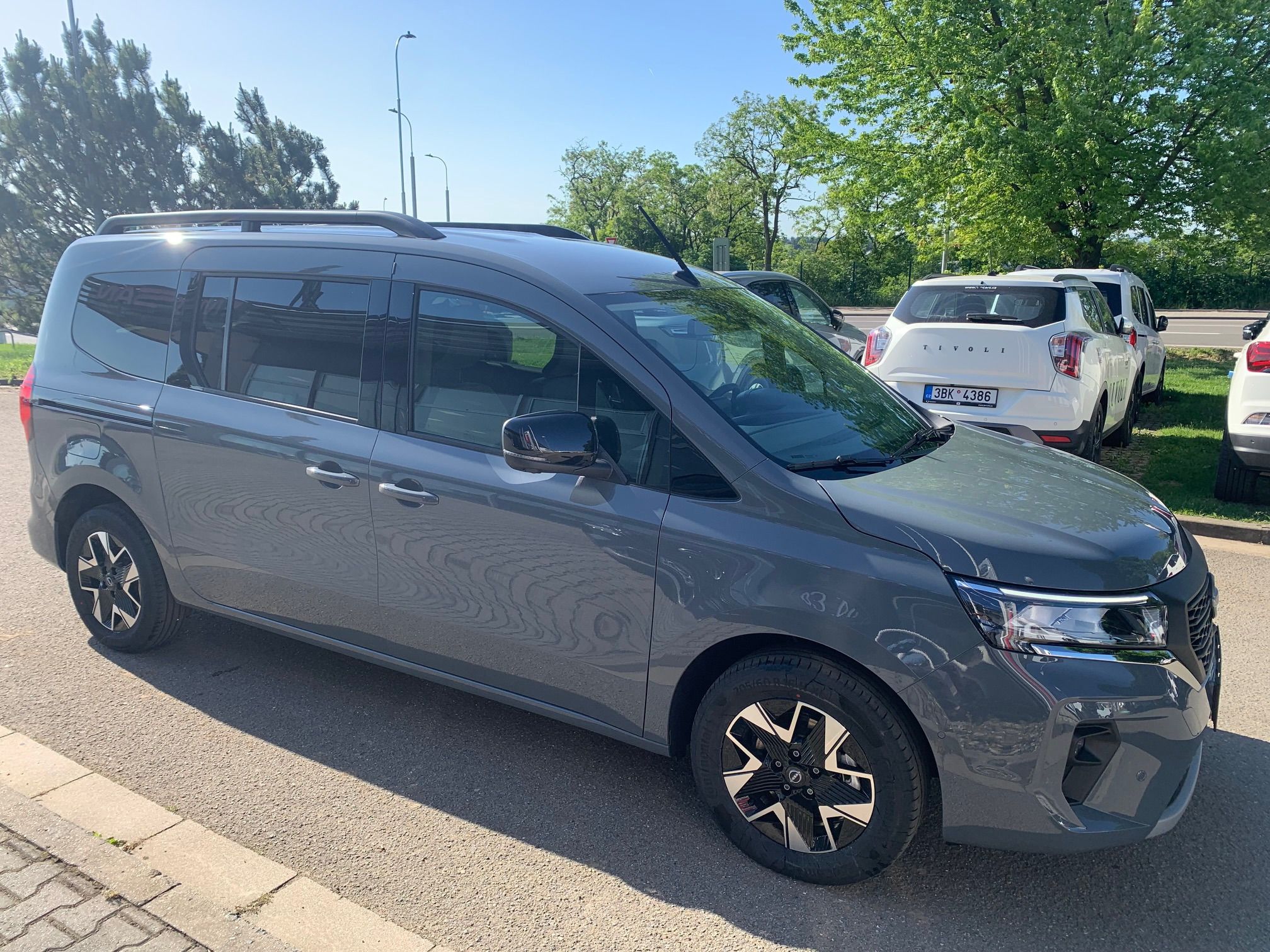 Nissan Townstar, COMBI L2 1.3DIG-T AT Tekna 7s - fotka 2