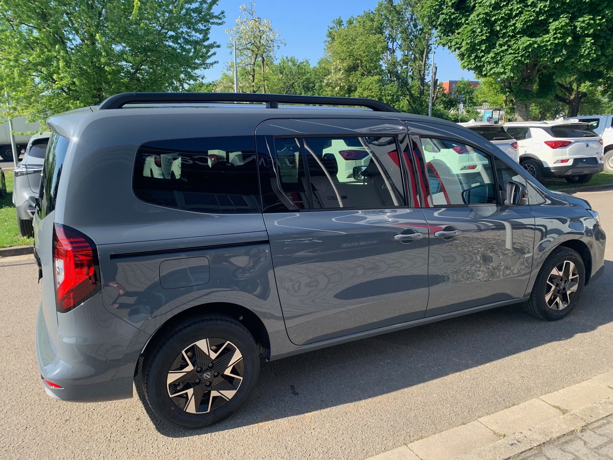 Nissan Townstar, COMBI L2 1.3DIG-T AT Tekna 7s - fotka 3