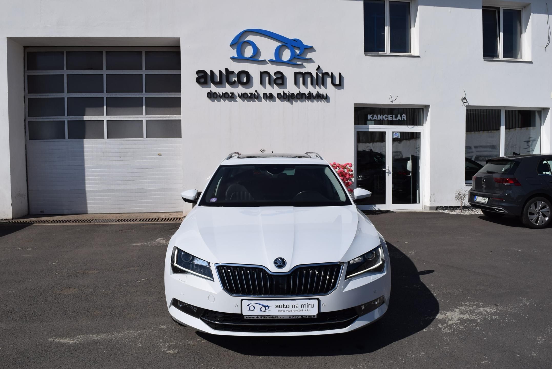 Škoda Superb, 1.5TSI 110kw DSG "L&K" TAŽ XEN - fotka 3