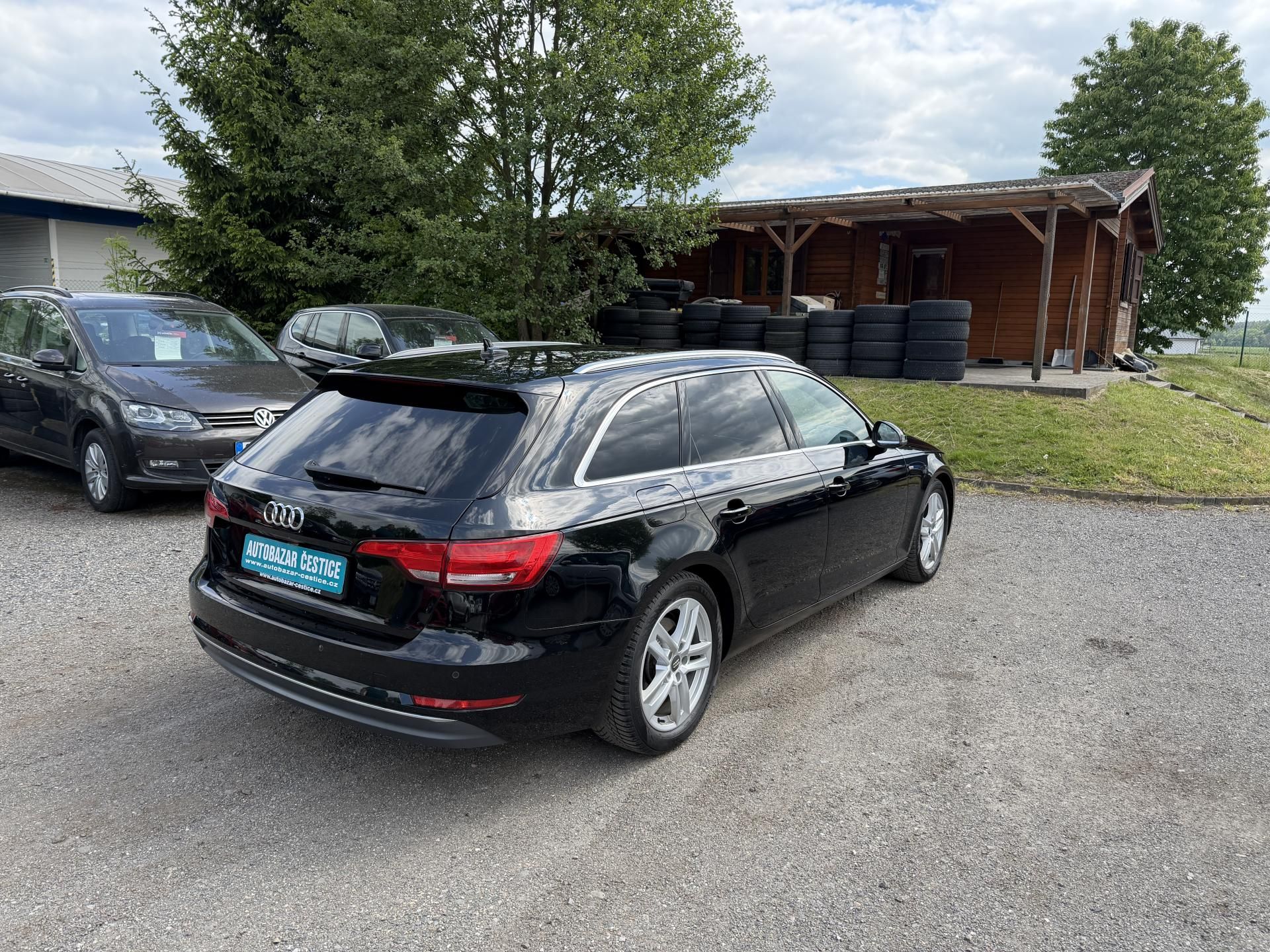 Audi A4, 2.0 TDI 3x S-line - fotka 6