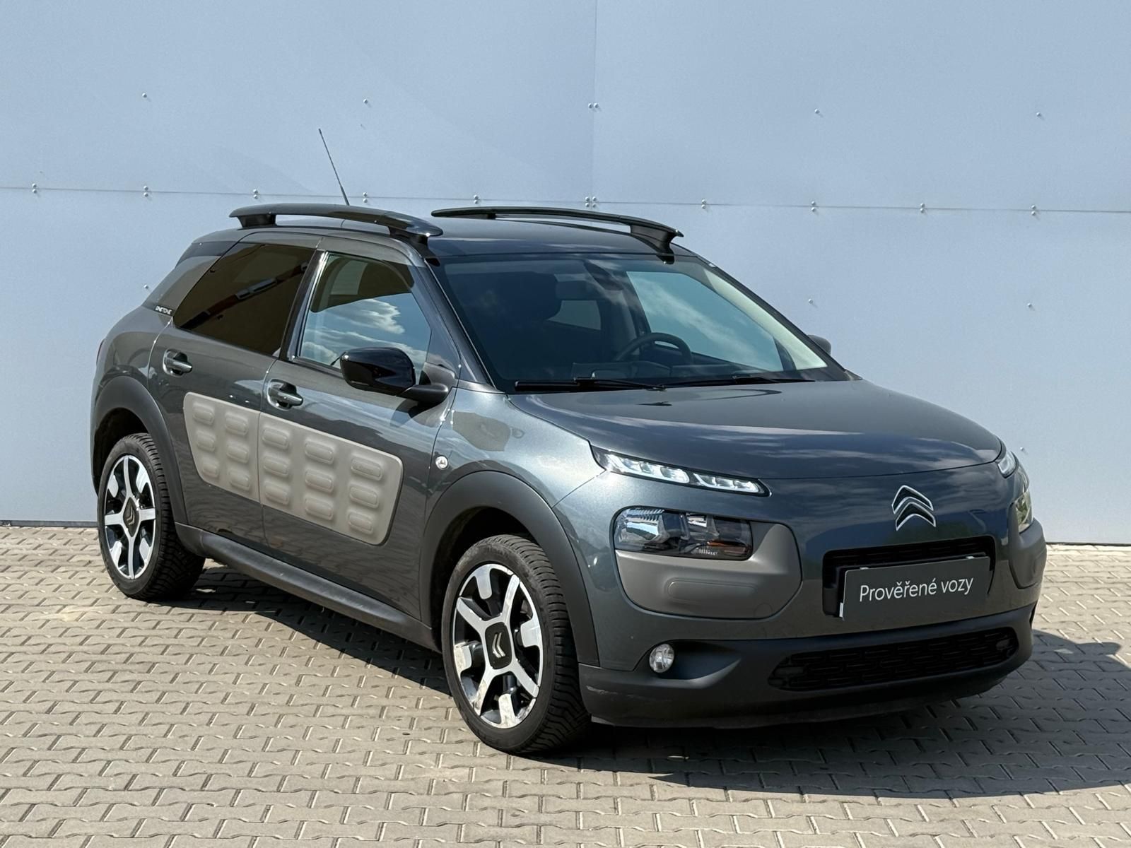 Citroën C4 Cactus, 1.6 BlueHDi 73kW - fotka 6