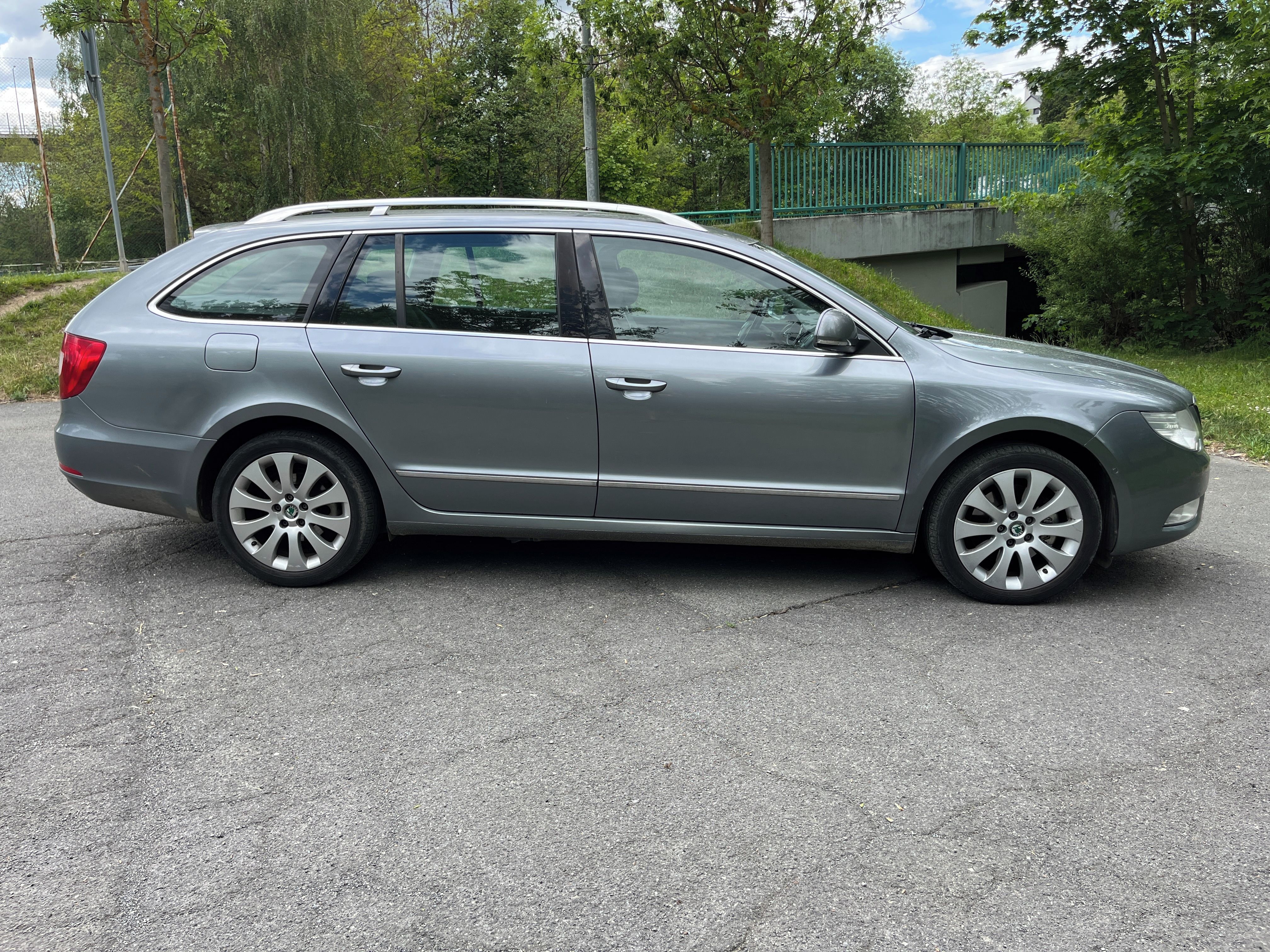 Škoda Superb, 2.0tdi 103kw dsg 177.000km - fotka 6