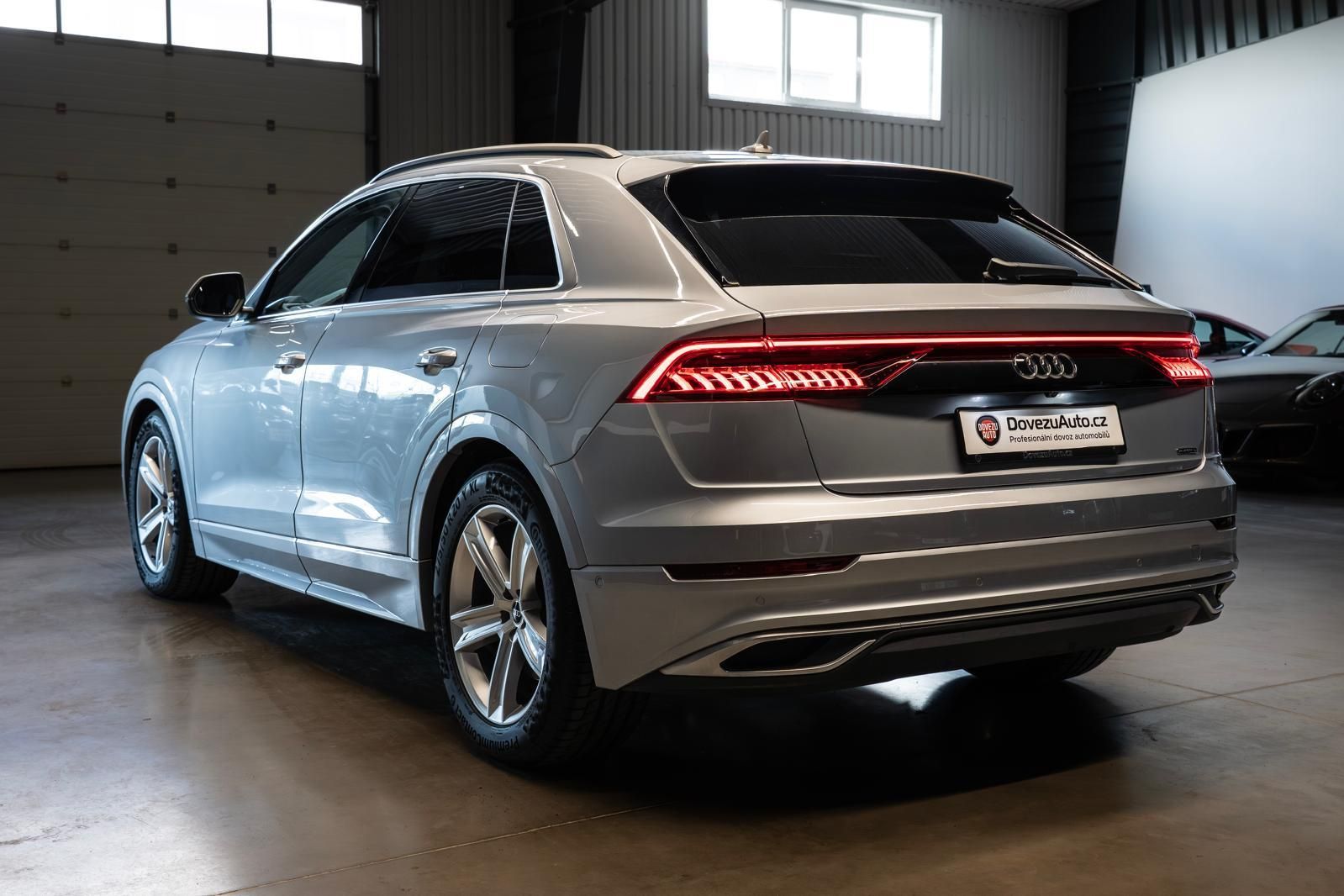 Audi Q8, 55 TFSI e 250 kW, QUATTRO, DPH - fotka 5