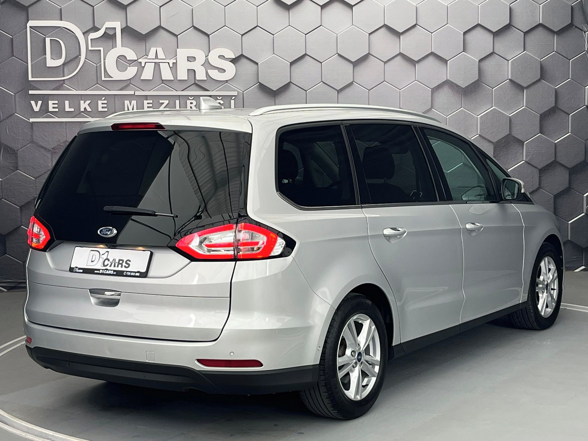 Ford Galaxy, 2.0 EcoBlue Titanium 140 kW - fotka 5