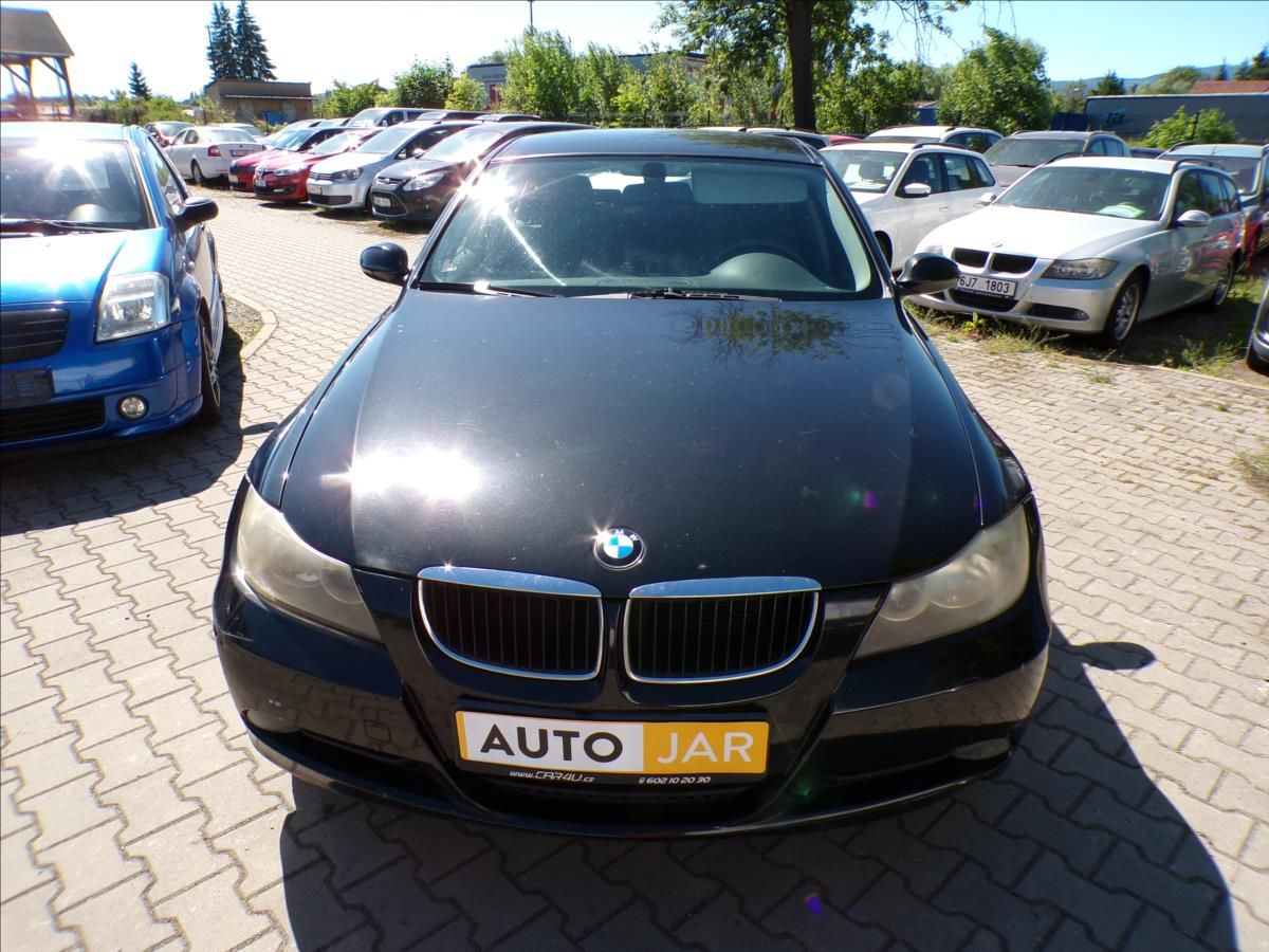 BMW Řada 3, 2,0   320D - fotka 3