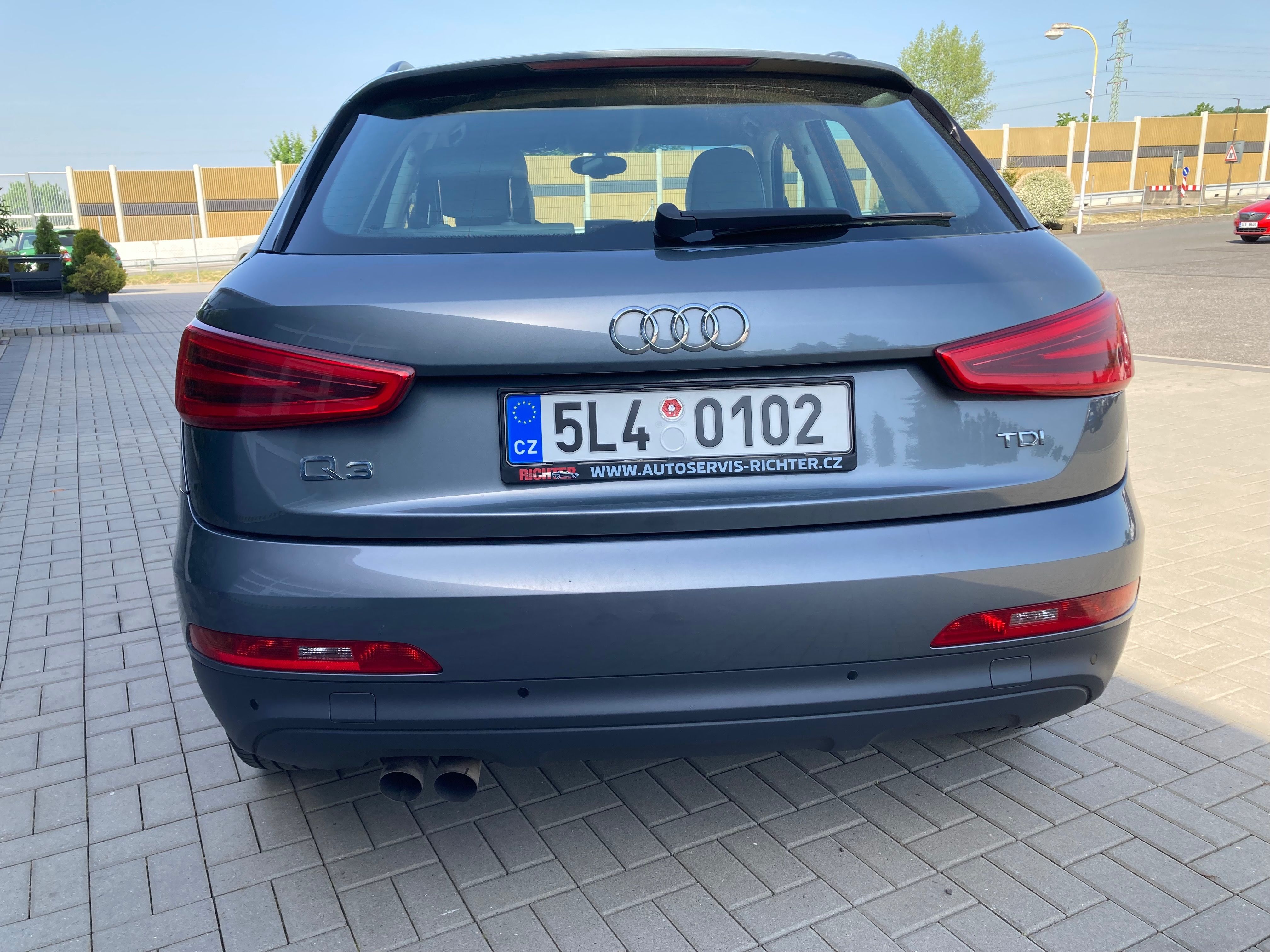 Audi Q3, 2,0 TDI 103kw - fotka 5