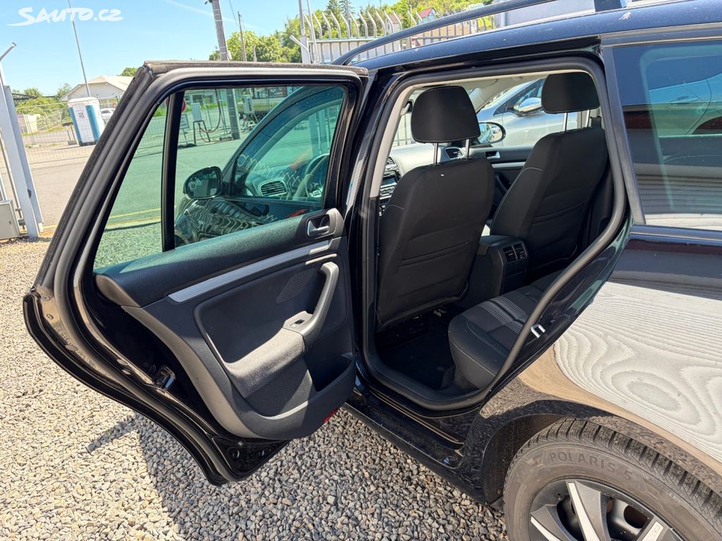 Volkswagen Golf, VI KOMBI 1,2, SERVISKA, VÝBAVA