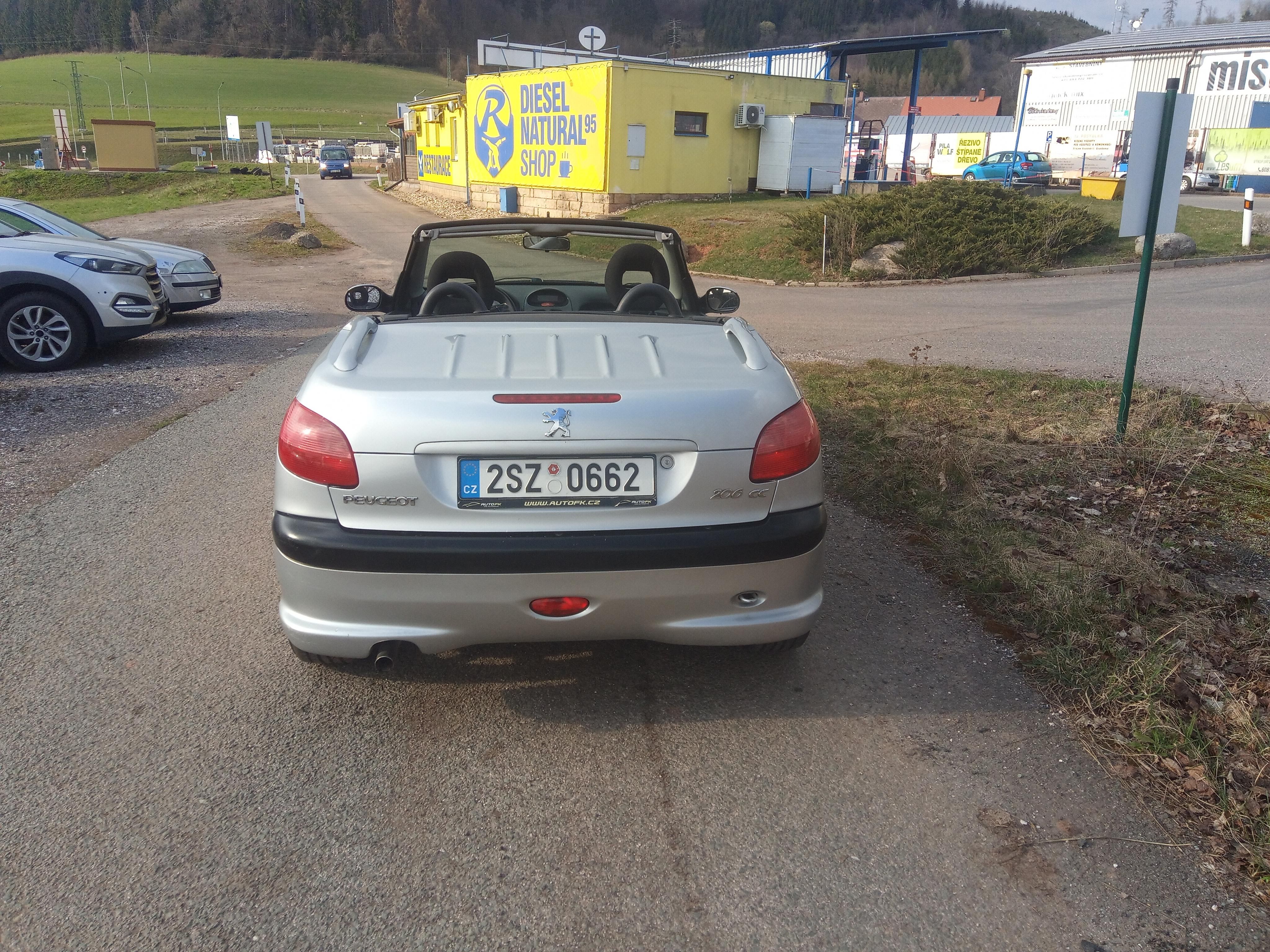 Peugeot 206, 1,6  CABRIO - fotka 5