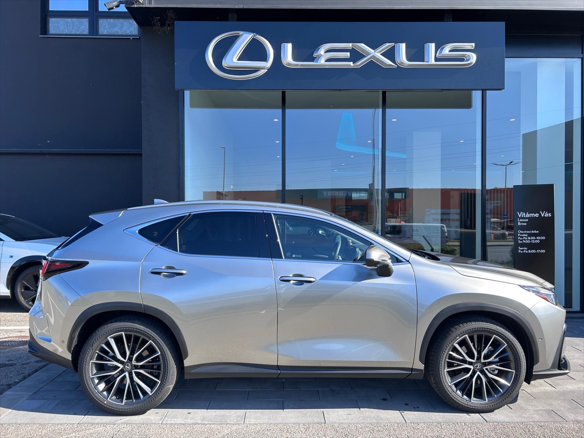 Lexus NX 350h, 2.5   Luxury Panoramic - fotka 5
