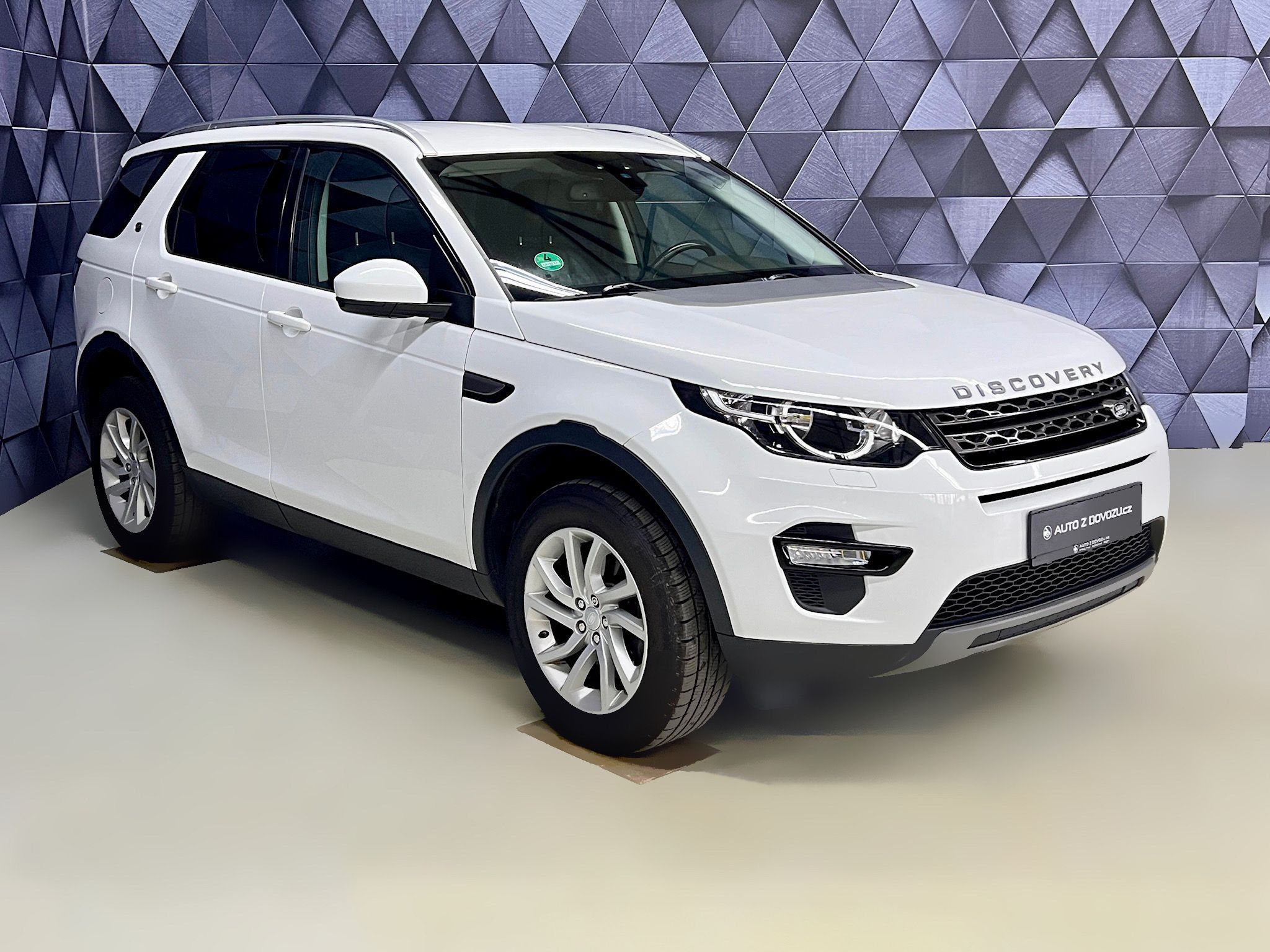 Land Rover Discovery, TD4 180k 4WD, KAMERA, NAVI, 7S - fotka 4