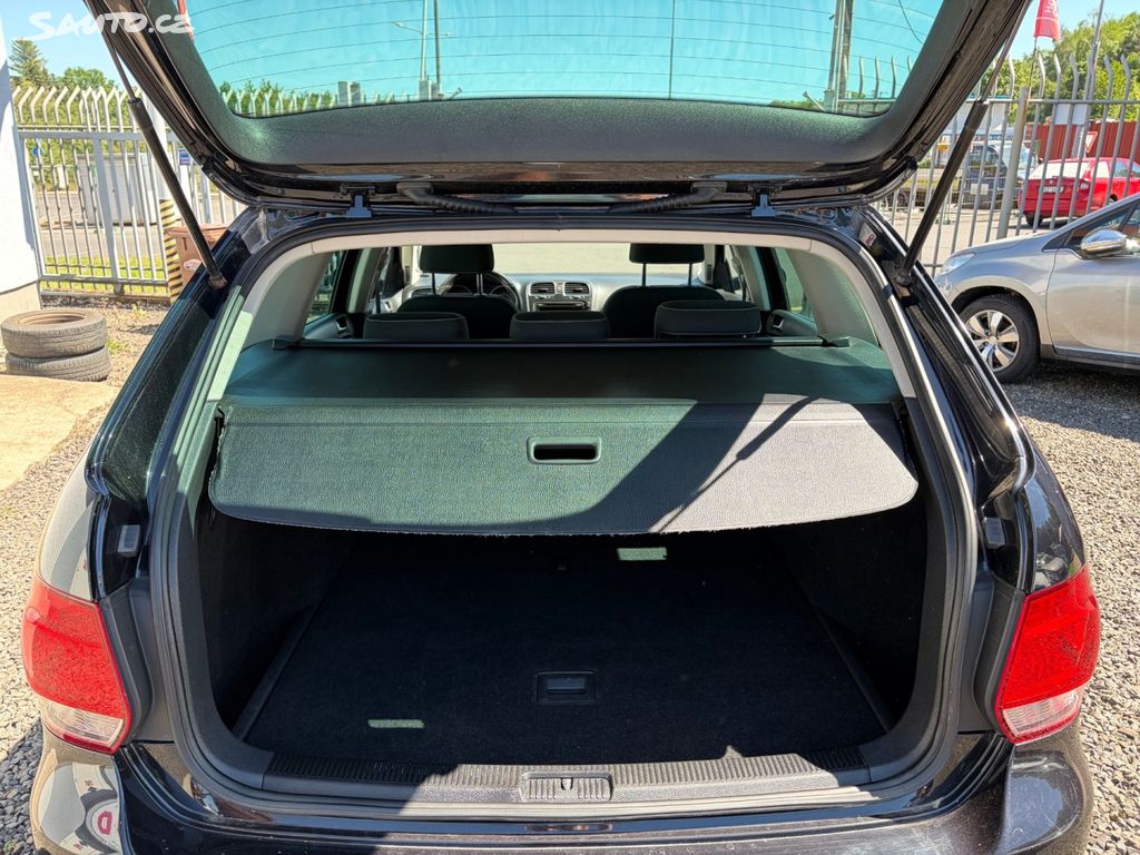 Volkswagen Golf, VI KOMBI 1,2, SERVISKA, VÝBAVA
