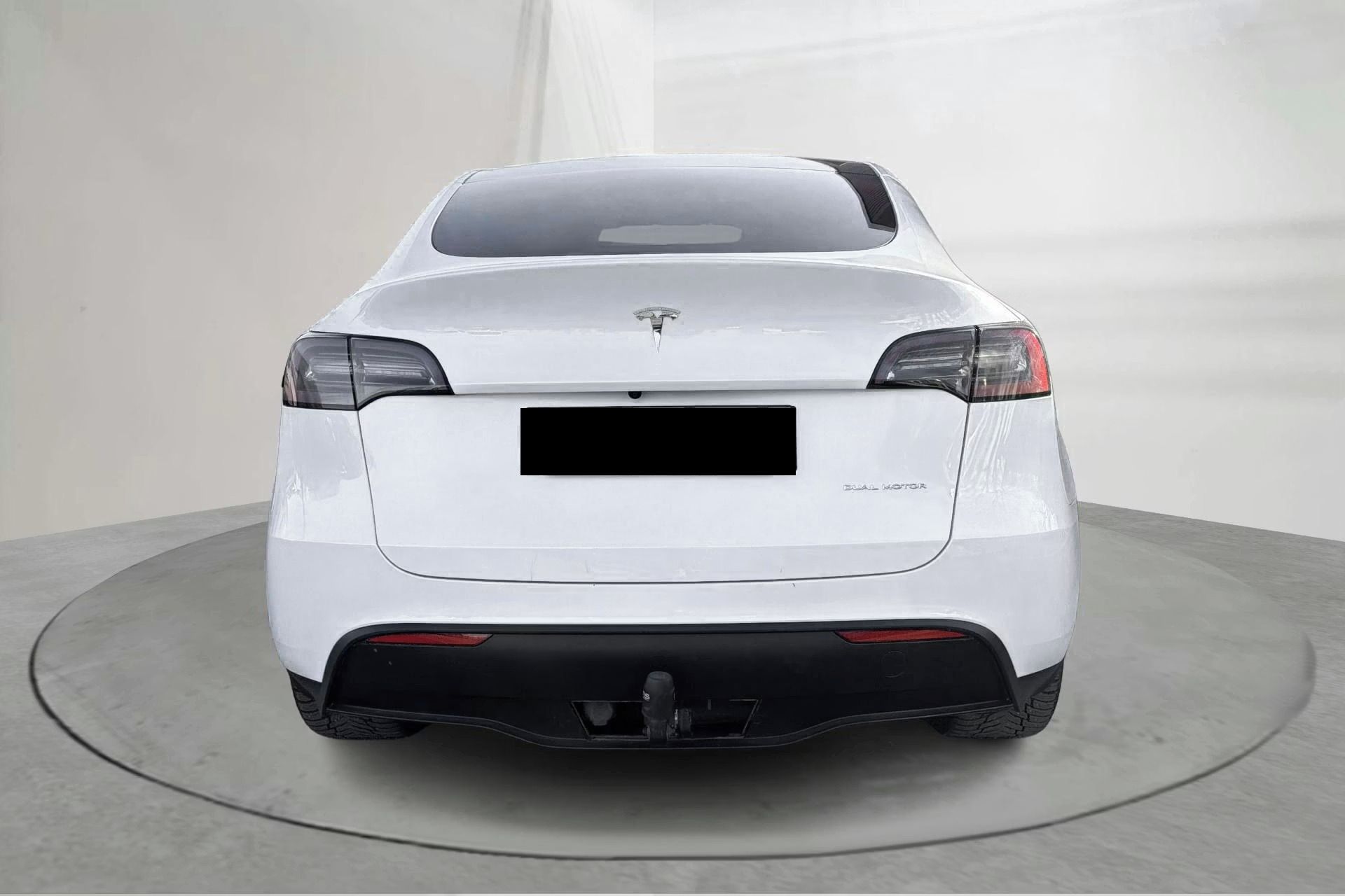 Tesla Model Y, LR2024 Berlín, tažné - fotka 2