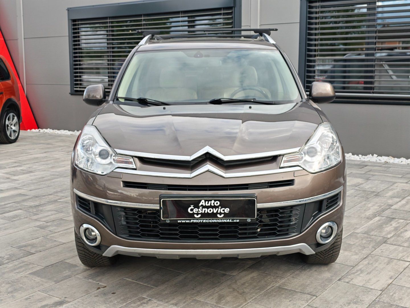 Citroën C-Crosser, 2,2 HDI 4x4 7Míst 115 KW - fotka 2