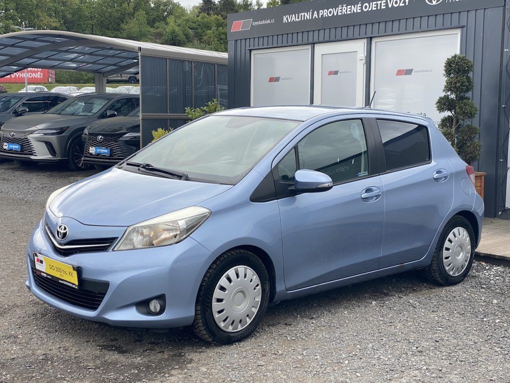 Toyota Yaris, 1.33i, ČR, Active, automat - fotka 4