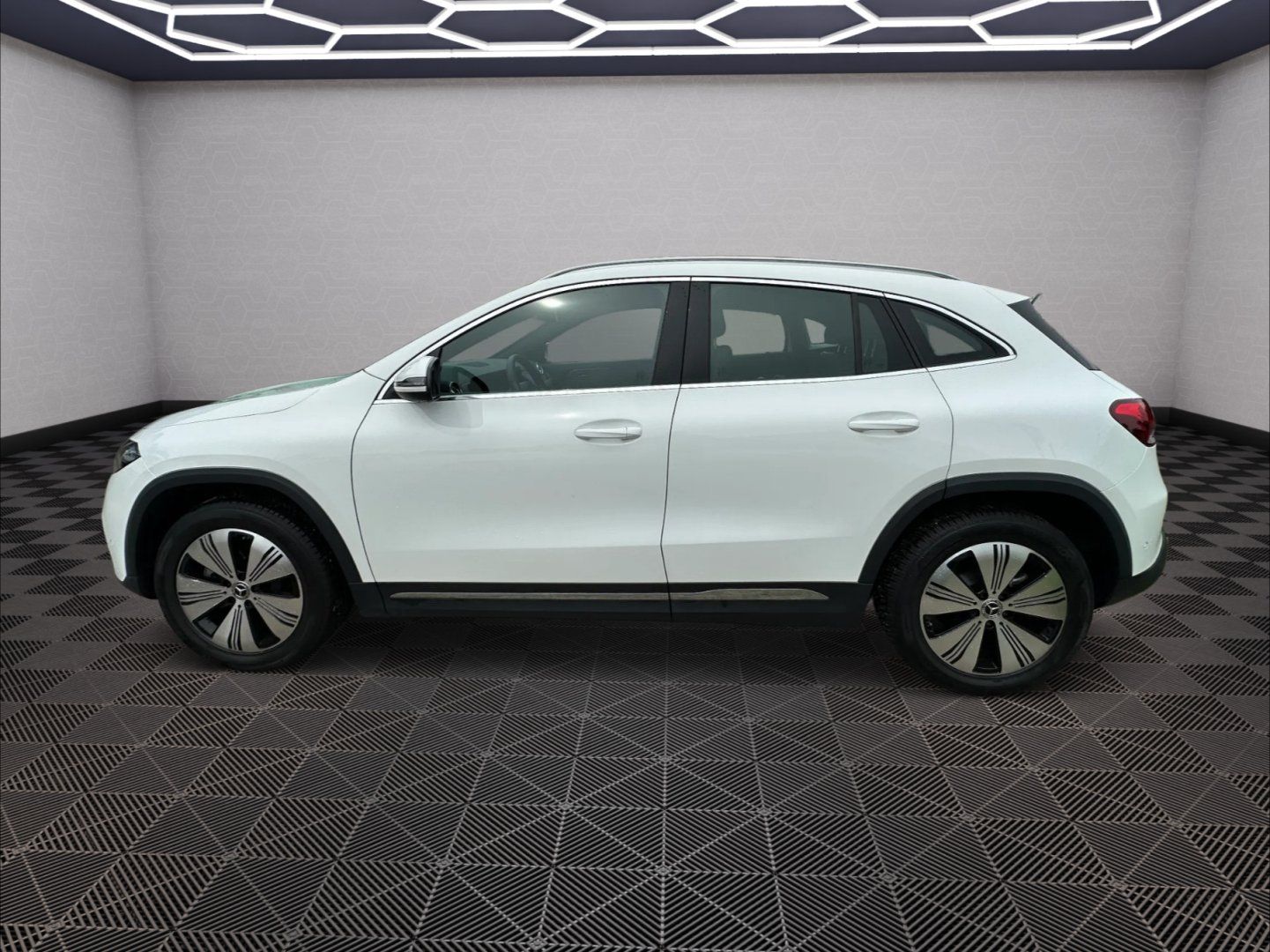 Mercedes-Benz EQA, 250 69,7 kWh - fotka 4